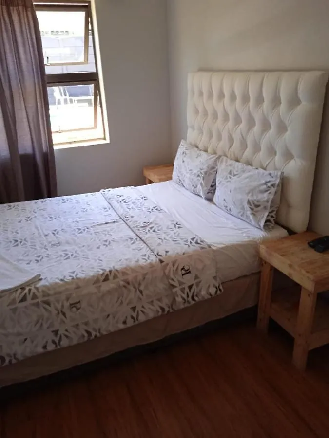 2 Friends Guesthouse Cape Town Guest house