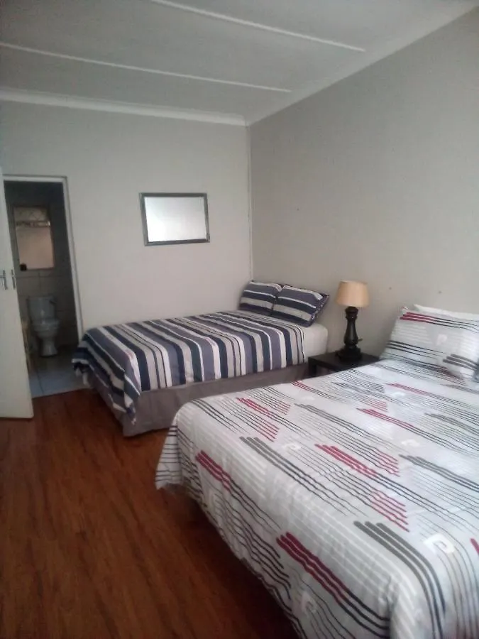 2 Friends Guesthouse Cape Town
